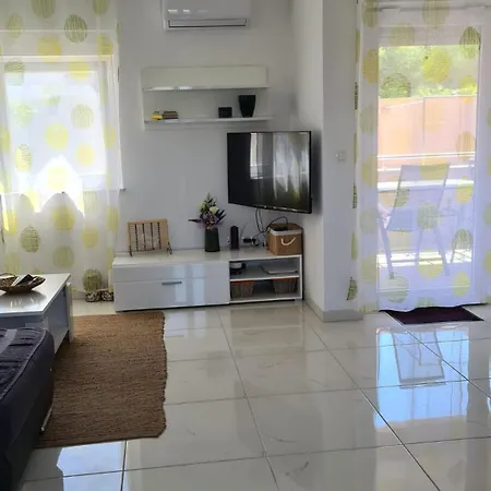Gordana Apartment Vir